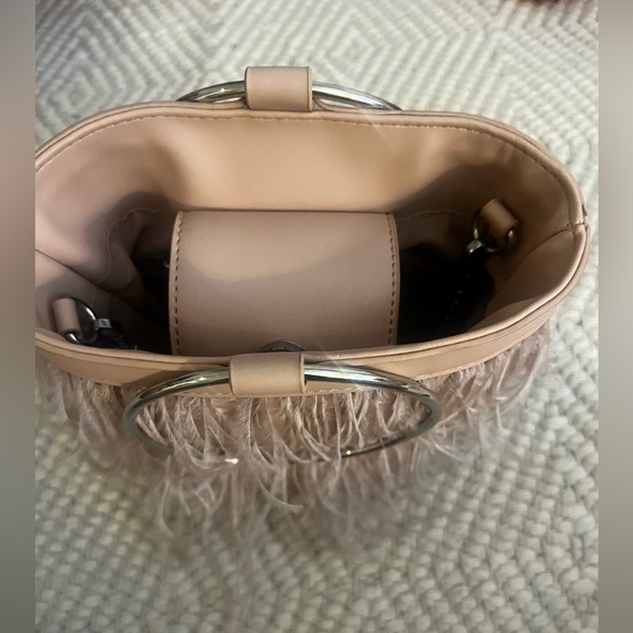 NWOT Blush Feather O-Ring Handbang - Picture 5 of 5